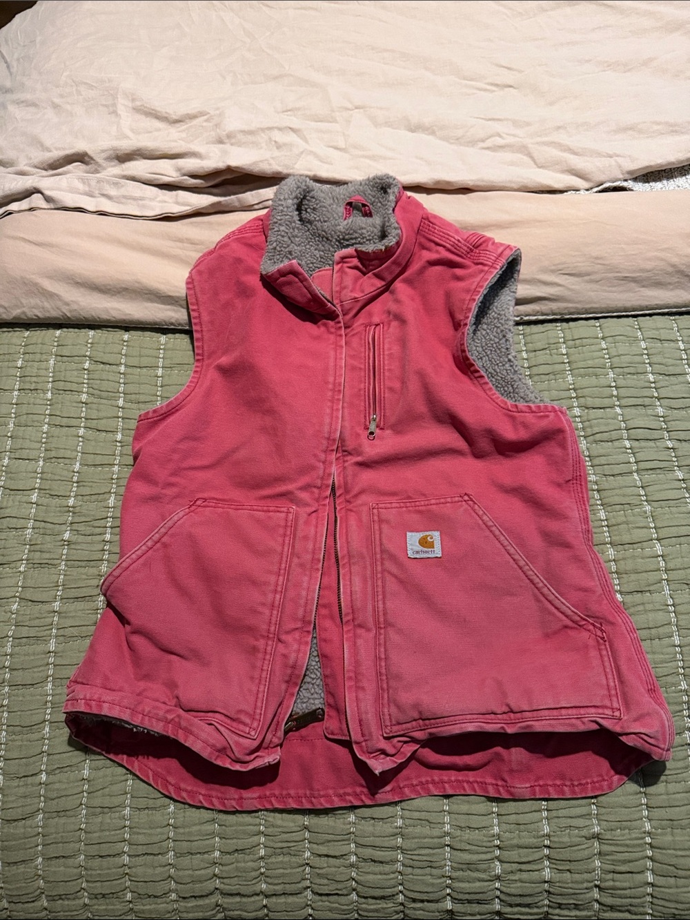 Carhartt Womrnd Pink Sherpa-Lined Vest with Front Pockets